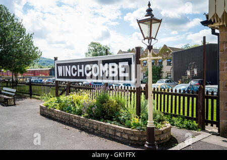 Winchcombe stazione ferroviaria e segno di identificazione NEL REGNO UNITO Foto Stock