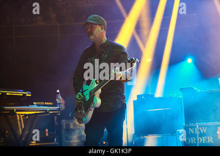 Nuovo Ordine eseguire al Teenage Cancer Trust con un concerto presso la Royal Albert Hall dotata di: Nuovo ordine dove: Londra, Regno Unito quando: 23 Apr 2016 Foto Stock