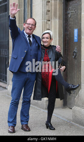 BGT Ian Marshall e la moglie Ann fuori ITV Studios con: Ian Marshall, Ann Marshall dove: Londra, Regno Unito quando: 25 Apr 2016 Foto Stock