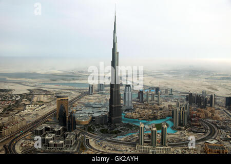 Il Burj Khalifa a Dubai dall'aria Foto Stock