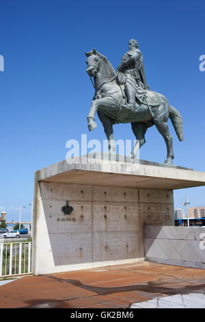 Statua equestre di Giovanni VI (D. Joao VI) a Porto, Portogallo Foto Stock