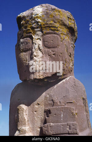 Ca. 1985-1995, Bolivia --- pre-Inca pietra scolpita la figura dalla cultura Tiwanacu. | Posizione: Tiwanacu, La Paz reparto, Foto Stock