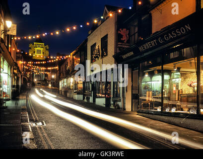 Le luci di Natale su Lion Street. La segale. East Sussex. In Inghilterra. Regno Unito Foto Stock