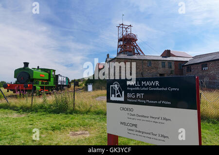 Nora n. 5 treno a vapore e Pit testa ingranaggio di avvolgimento, il Big Pit Mining Museum, Blaenavon, Lancaster, South Wales, Regno Unito. Foto Stock