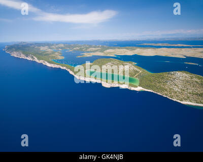 Vista aerea del lago Slano nel parco naturale di Telascica, Croazia, Foto Stock