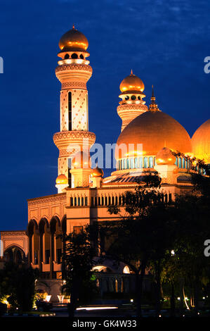 1992, Brunei --- Jame'ASR Hassanil Bolkiah moschea in Brunei --- Image by © Jeremy Horner Foto Stock