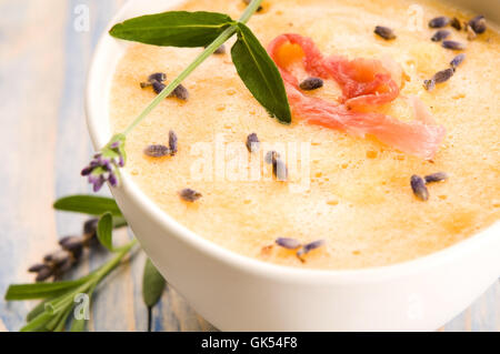Impianto di fiori di lavanda Foto Stock