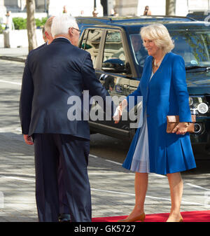 Il Principe di Galles e la Duchessa di Corwall visitare il Canada House per visualizzare recenti opere di ristrutturazione con: Camilla, duchessa di Cornovaglia, Alto Commissario dove: Londra, Regno Unito quando: 04 Maggio 2016 Foto Stock