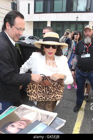 Joan Collins arriva per un aspetto su Graham Norton per la radio show con: Joan Collins dove: Londra, Regno Unito quando: 07 Maggio 2016 Foto Stock