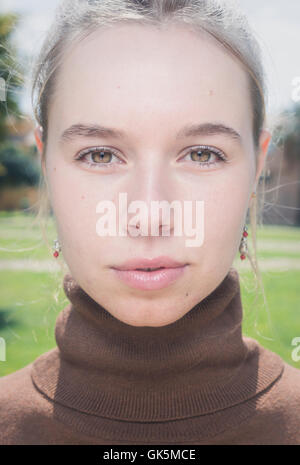 Giovane adolescente bionda. Foto Stock