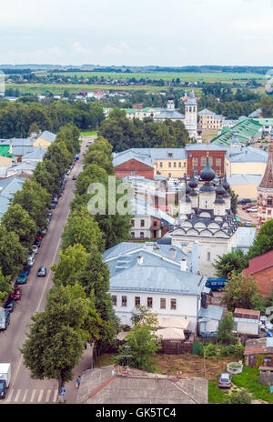 La strada principale della città di Suzdal vista aerea Foto Stock