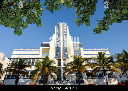 Miami Beach Florida, South Beach, Ocean Drive, Tropical Deco, Breakwater Hotel, 1936, facciata, architettura, Anton Skislewicz, segnaletica, cartello, seagrape, palma, albero, F Foto Stock