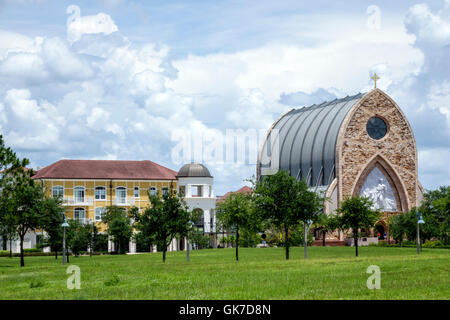 Florida Collier County, Ave Maria, Ave Maria University, pianificata città universitaria, Tom Monaghan, Ave Maria Oratory, chiesa, cattolico romano, religione, istruzione, Mar Foto Stock