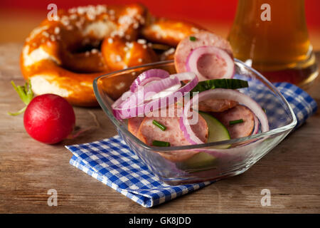 Salsiccia bavarese l'insalata Foto Stock