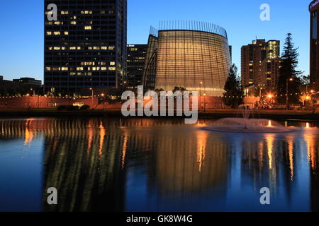 Lago Merritt, riflessioni di Oakland, Cattedrale di Cristo la luce Foto Stock