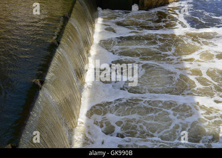 Weir sul fiume Lagan, Belfast Foto Stock
