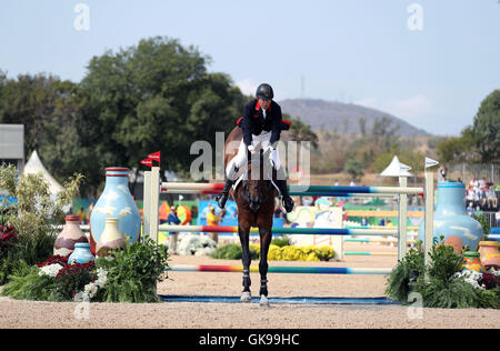 Gran Bretagna Nick Skelton durante il singolo round finale A all'Olympic centro equestre al quattordicesimo giorno del Rio Giochi olimpici, Brasile. Foto Stock