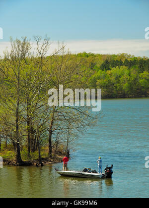 La pesca in Devils gomito, Lago di Barkley, terra tra i laghi National Recreation Area, Golden Pond, Kentucky, Stati Uniti d'America Foto Stock