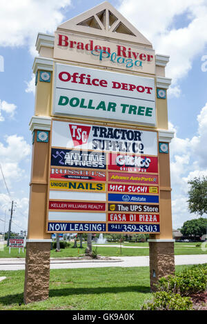 Florida,Bradenton,Braden River Plaza,strip Mall shopping plaza proprietà commerciale,Pylon segno business directory Office Depot Dollar Tree UPS Store Foto Stock