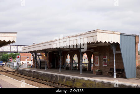 Un vuoto che la stazione di Woodbridge nel Suffolk, Inghilterra Foto Stock