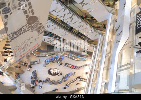 Grande magazzino Myer Burke street a Melbourne in Australia, australiano del dipartimento più grande catena di negozi di targeting di fascia medio-alto marke Foto Stock