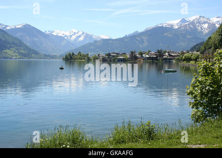 Il pescatore sul lago di Zell a salisburgo Foto Stock