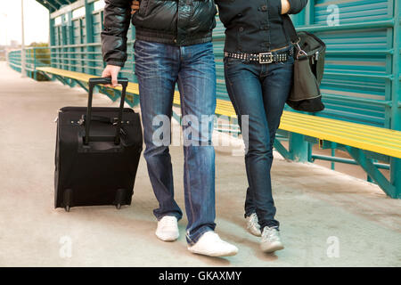 Guy stazione donna Foto Stock