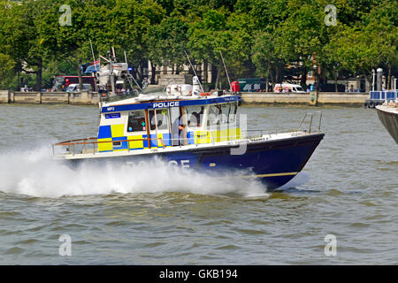 Londra Inghilterra, Regno Unito. Il Gabriel franchi II, Risposta rapida Targa 31 barca della Metropolitan Police Marine unità di polizia (MPU), na Foto Stock