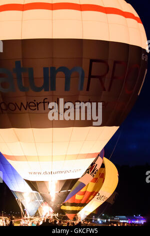 Bristol Balloon Fiesta night display ad incandescenza Foto Stock