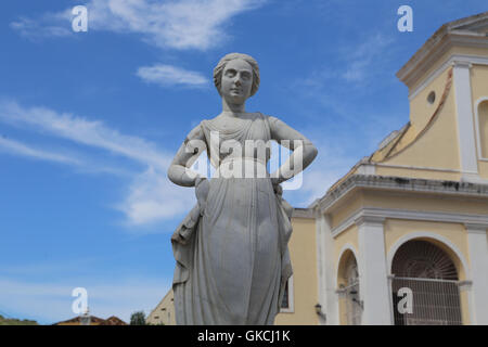 Statua della greca Musa Terpsicore in Plaza Mayor, Trinidad Cuba. 2016. Foto Stock