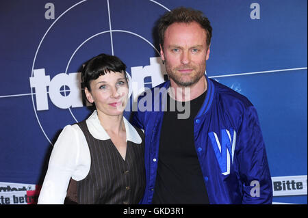 Celebrità alla premiere di " Tatort: Wir - Ihr - Sie' a Filmkunst 66. Dotato di: Meret Becker, Mark Waschke Dove: Berlino, Germania Quando: 18 Maggio 2016 Foto Stock