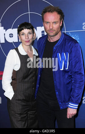 Celebrità alla premiere di " Tatort: Wir - Ihr - Sie' a Filmkunst 66. Dotato di: Meret Becker, Mark Waschke Dove: Berlino, Germania Quando: 18 Maggio 2016 Foto Stock