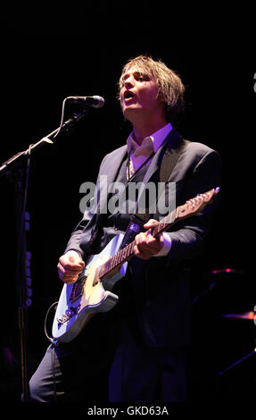 British cantautore Peter Doherty performanti a Hackney Empire giovedì 5 maggio 2016 (foto di Ian Bines/WENN) dotata di: Peter Doherty dove: Londra, Regno Unito quando: 19 Maggio 2016 Foto Stock