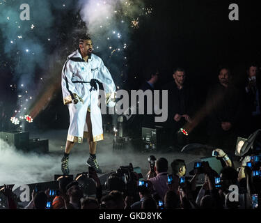 David Haye e Arnold Gjerjaj Heavyweight Boxing bout in London Arena O2. Dotato di: David Haye dove: Londra, Regno Unito quando: 21 Maggio 2016 Foto Stock