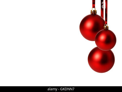 Rosso palle di Natale appeso,esentati a sfondo bianco Foto Stock