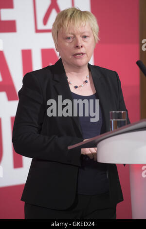 Lavoro leader femmina fare discorsi in occasione di una conferenza per fare un caso per le donne a rimanere nell'U.E. Dotato di: Angela Eagle dove: Londra, Regno Unito quando: 24 Maggio 2016 Foto Stock