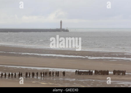 Christopher Nolan dirige il film di guerra 'Dunkirk' sulle spiagge di Dunkerque nel punto esatto dove 76 anni fa per questa settimana, 100.000 soldati sono stati evacuati. Dotato di: atmosfera dove: Dunkerque, Francia Quando: 25 Maggio 2016 Foto Stock