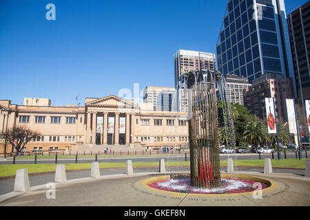 Sir Leslie Morshead fontana commemorativa di fronte alla Biblioteca di Stato a Sydney, uno di Australia il più grande dei generali Foto Stock