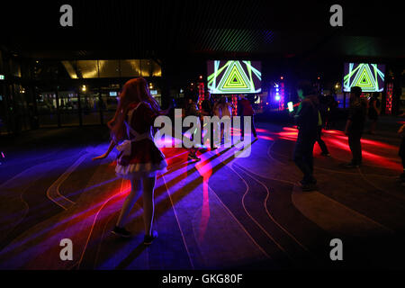 Sydney, Australia. Il 20 agosto 2016. La smash! Sydney Manga e Anime Mostra è stato tenuto a Rosehill Gardens. Esso ha celebrato il suo decimo anniversario. La sera non vi è stato un decimo anniversario. Credito: Richard Milnes/Alamy Live News Foto Stock