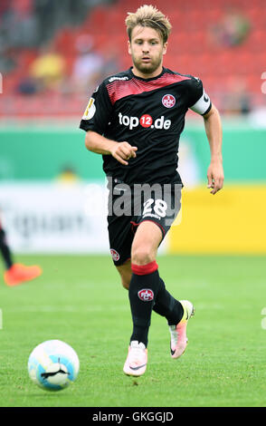 Halle, Germania. 20 agosto 2016. Kaiserslautern è Daniel Halfar in azione durante la DFB calcio tedesco cup match tra Hallescher FC ed FC Kaiserslautern in Halle/Saale Germania, 20 agosto 2016. Credito: dpa picture alliance/Alamy Live News Foto Stock