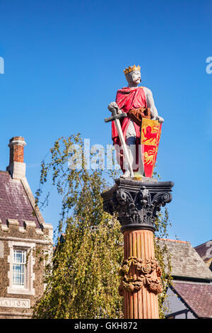 Statua di Llewellyn ap Iorwerth o Llewellyn il grande in Lancaster Square, Conwy, Wales, Regno Unito. Foto Stock