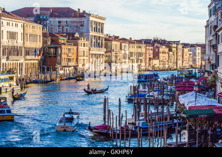 Canal Grande vicino al Ponte di Rialto, Venezia, Veneto, Italia. Foto Stock