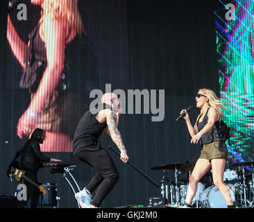 Radio 1 Big Weekend presso il castello di Powerdam - Giorno 2 - spettacoli con: Ellie Goulding dove: Exeter, Regno Unito quando: 29 Maggio 2016 Foto Stock