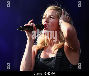 Radio 1 Big Weekend presso il castello di Powerdam - Giorno 2 - spettacoli con: Ellie Goulding dove: Exeter, Regno Unito quando: 29 Maggio 2016 Foto Stock