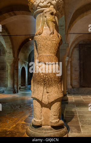 Gigante Finn nella cripta della cattedrale di Lund Foto Stock