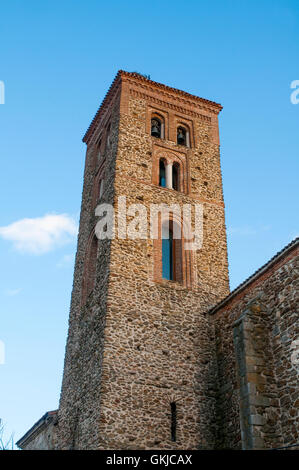 Torre di Santa Maria del Castillo chiesa. Buitrago del Lozoya, provincia di Madrid, Spagna. Foto Stock