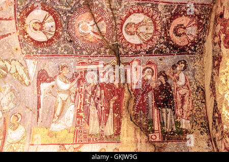 Murali religiose Çavuşin nella chiesa di San Giovanni Battista Foto Stock