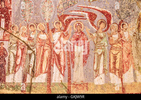 Murali religiose Çavuşin nella chiesa di San Giovanni Battista Foto Stock