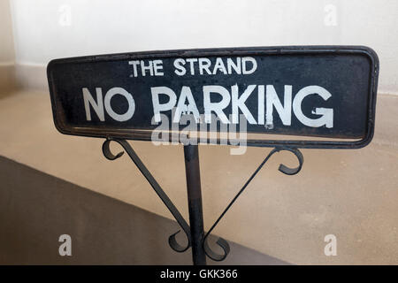 Simbolo di parcheggio presso l'Hotel Strand Yangon Myanmar Foto Stock