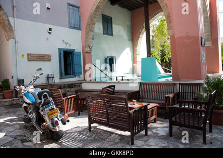 Alsos Cafe Bar in Paphos Città Vecchia, Cipro Foto Stock